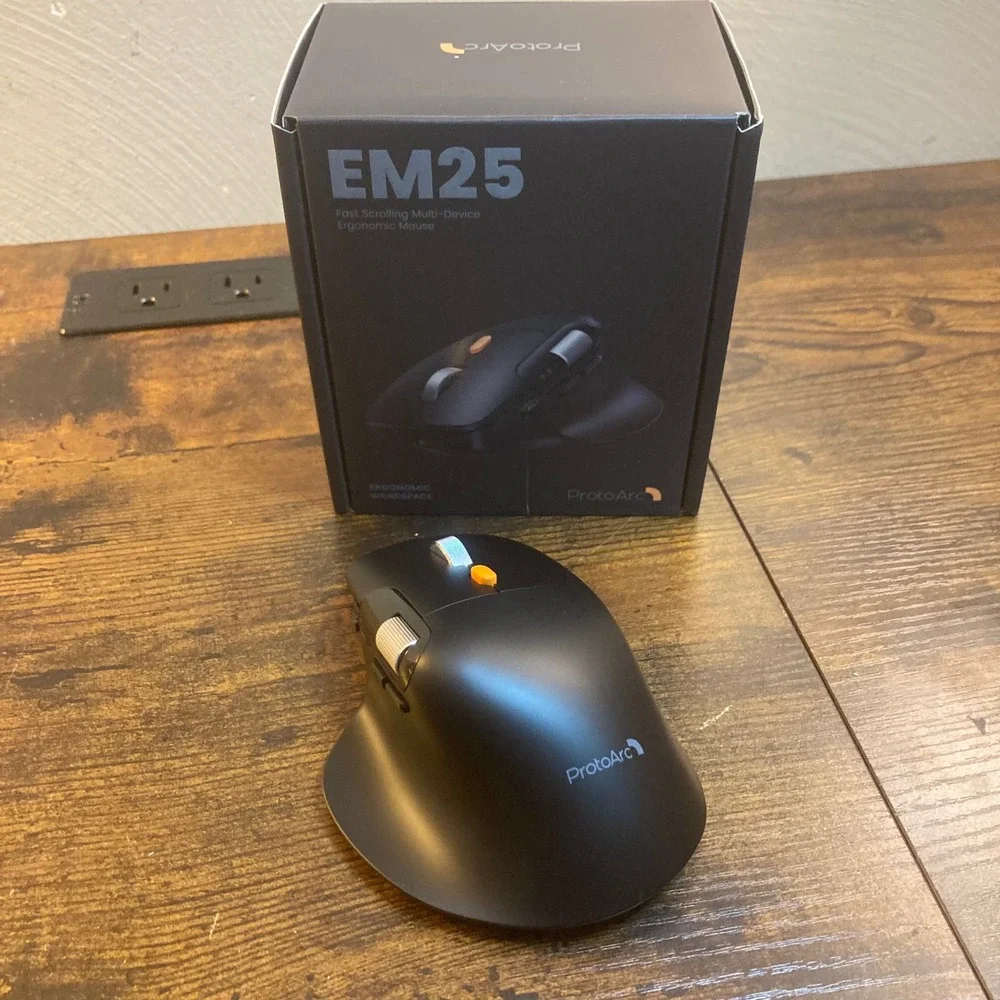 ProtoArc EM25 Ergonomic Mouse Multi-Device Bluetooth Wireless USB-C Black